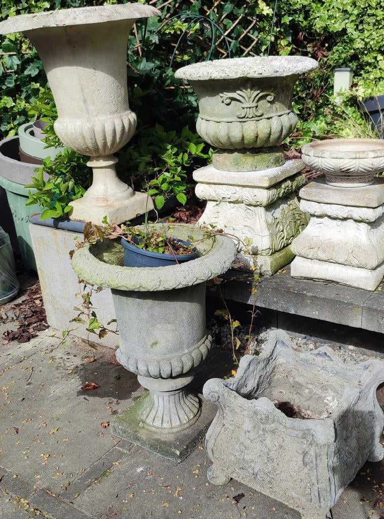 Vintage brocante tuinvazen / bloempotten op poot, Ophalen