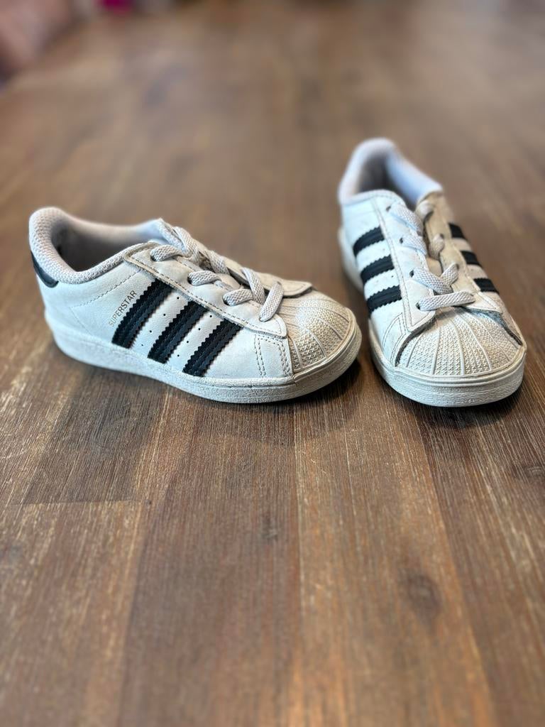 Adidas Superstar maat 25, Kinderen en Baby's, Kinderkleding | Schoenen en Sokken, Zo goed als nieuw, Schoenen, Jongen of Meisje