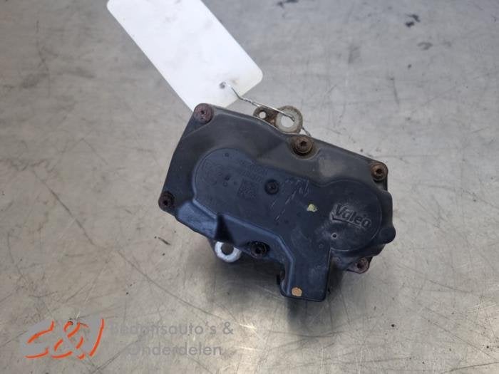 EGR Klep van een Opel Vivaro, Gebruikt, -, -, Opel