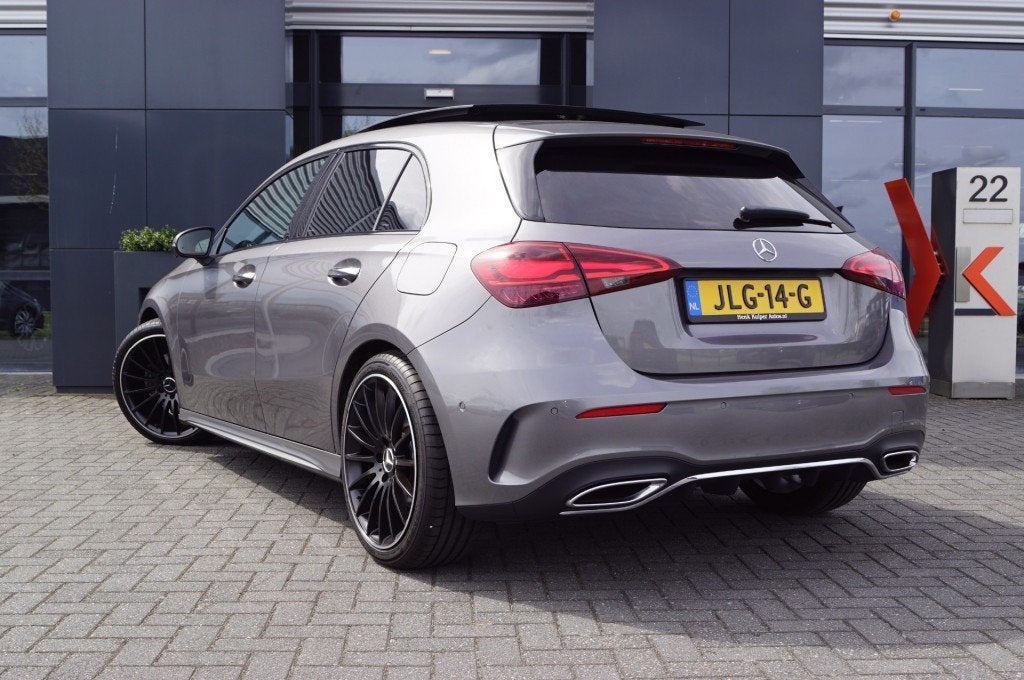 Mercedes-benz A-KLASSE 200 AMG LINE / Panodak / Head-up/ Mem, Auto's, Gebruikt, 4 cilinders, Met garantie (alle), 163 pk