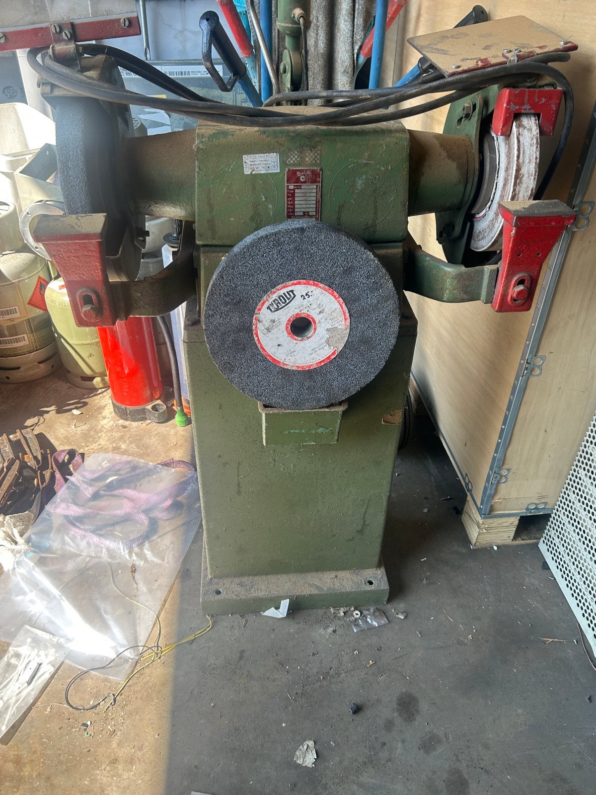 Robuuste Werkbankslijpmachine - Professionele Kwaliteit, Doe-het-zelf en Verbouw, Gereedschap | Slijpmachines, Ophalen, Gebruikt