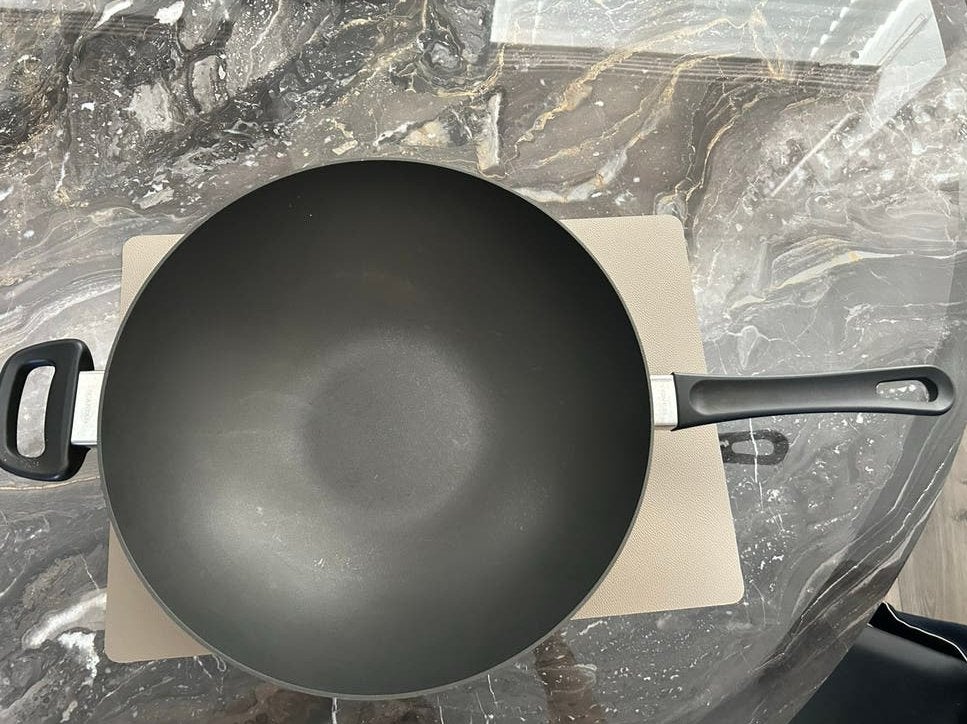 Scanpan wokpan 32 cm - Zo goed als nieuw, Antiaanbaklaag, Aluminium, Ophalen of Verzenden, Zo goed als nieuw