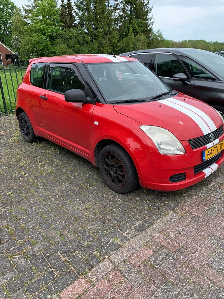 Suzuki Swift 1.3 3D 2007 Rood, 31 €/maand, Swift, Origineel Nederlands, Bedrijf