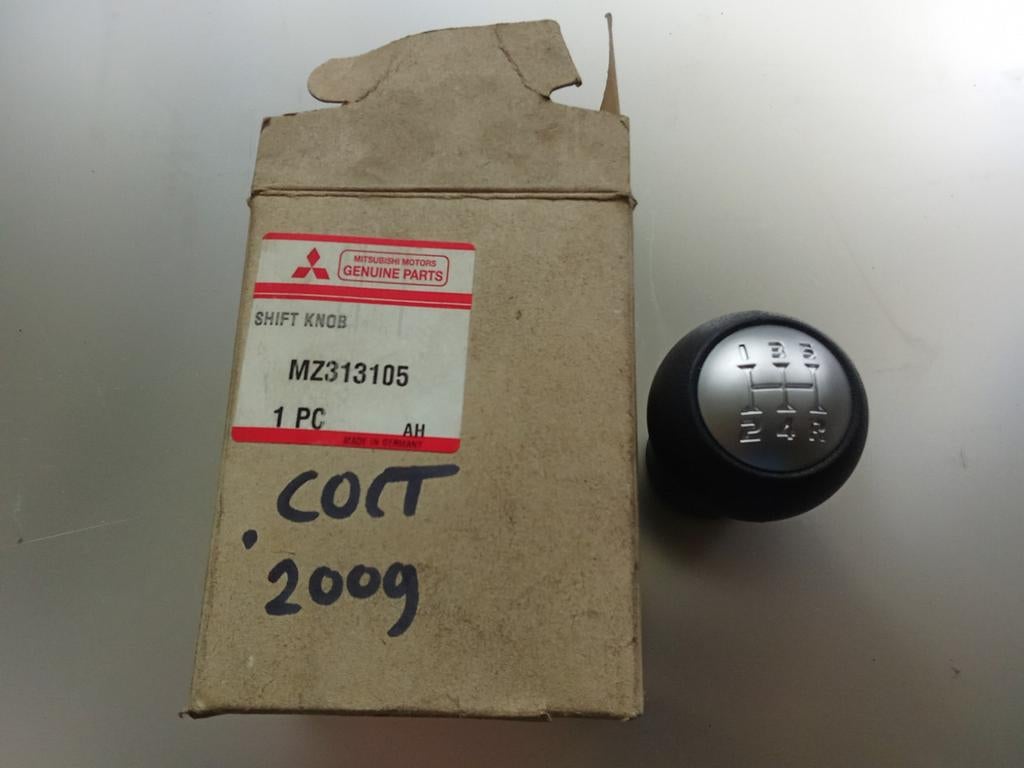 Nieuw originele Mitsubishi pookknop,onderdeelnummer MZ313105, Ophalen of Verzenden