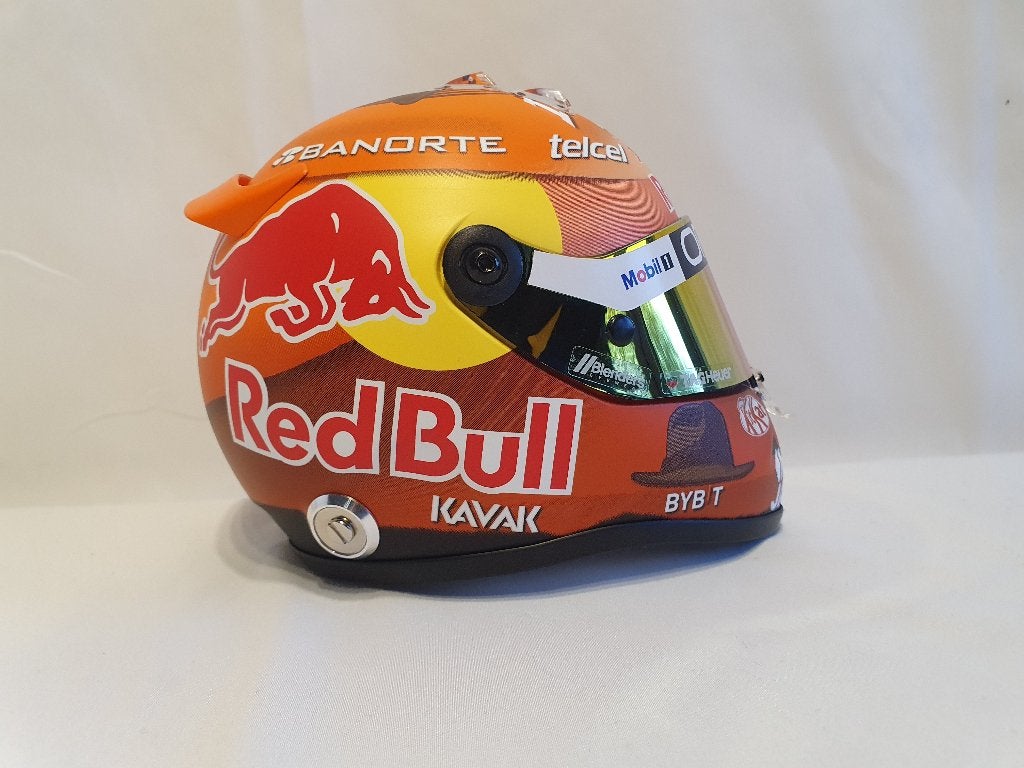 Sergio Perez RedBull Helm 2023 Canada Indiana Jones 1:2, Hobby en Vrije tijd, Modelauto's | Overige schalen, Nieuw, Overige typen