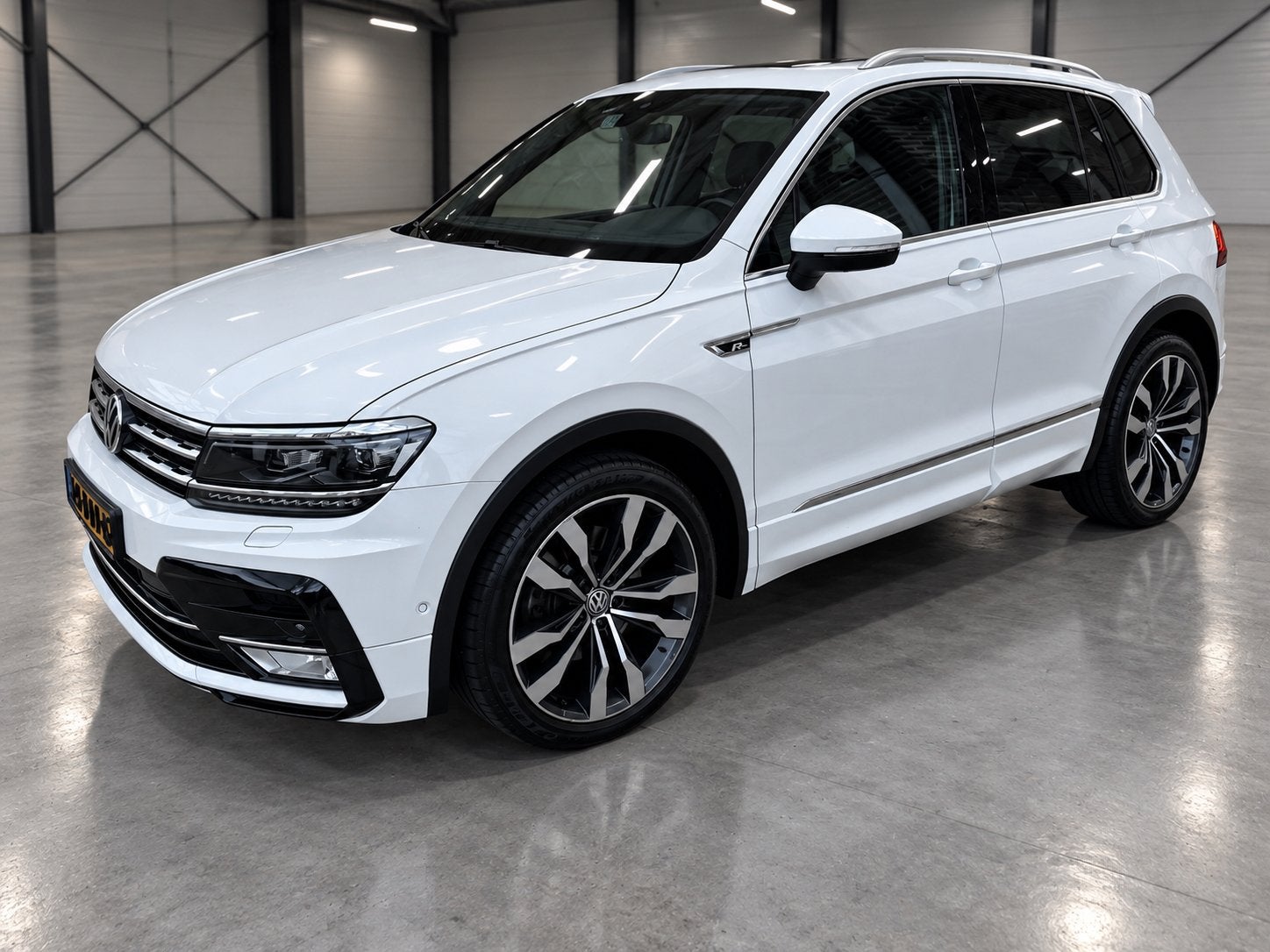 VW Tiguan 2.0TSI DSG Stage3 350PK 555NM 4Motion 2017 Wit, Auto's, Automaat, Zwart, 4 cilinders, 1984 cc