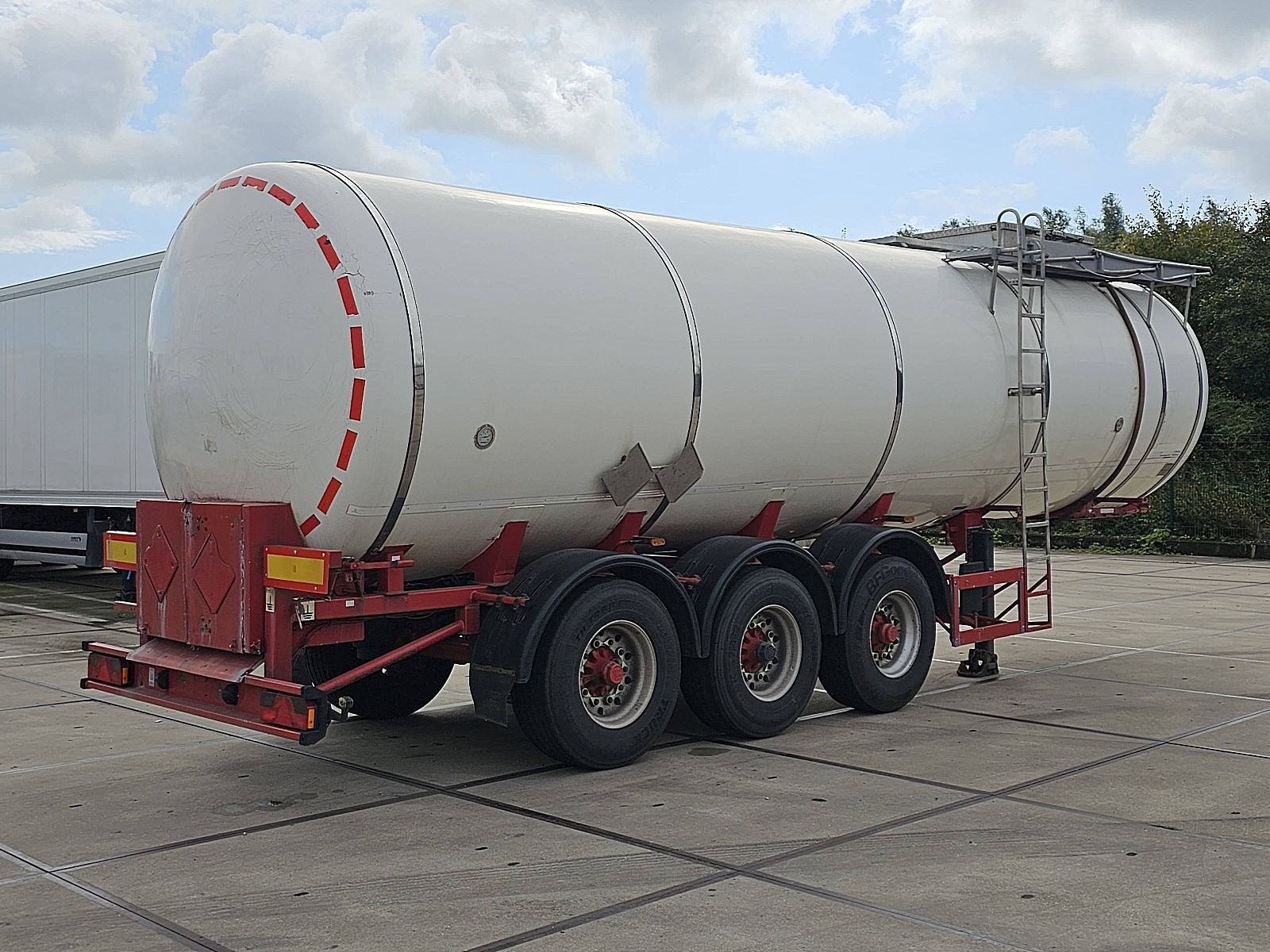 HENDRICKS CHEMIETANK 30.000 ltr isolated, Overige kleuren, Bedrijf, ABS, Aanhangers en Opleggers