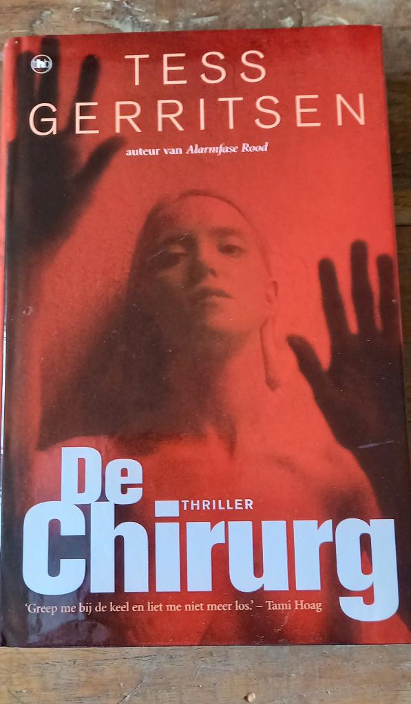 Tess Gerritsen - De Chirurg, Tess Gerritsen, Ophalen of Verzenden, Zo goed als nieuw, Nederland