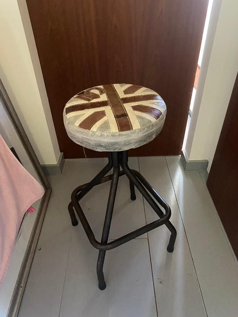te koop hoge (bar) kruk met leren zitting, Huis en Inrichting, Barkrukken, Ophalen, 60 tot 90 cm, Zo goed als nieuw, 1 kruk