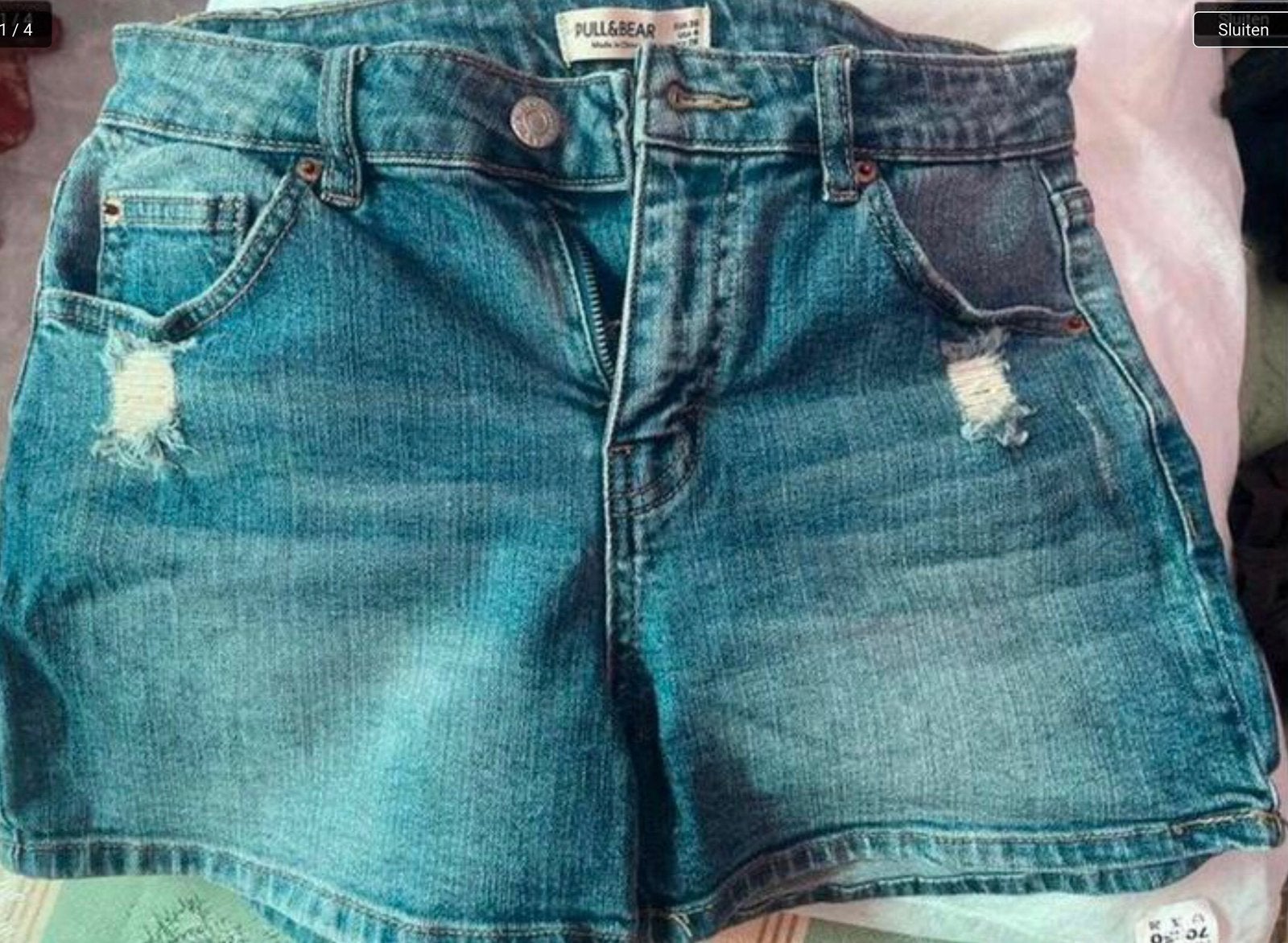 Pull&Bear blue jeans shorts mooie details maat 36/38, Kort, Zo goed als nieuw, Maat 36 (S), Verzenden