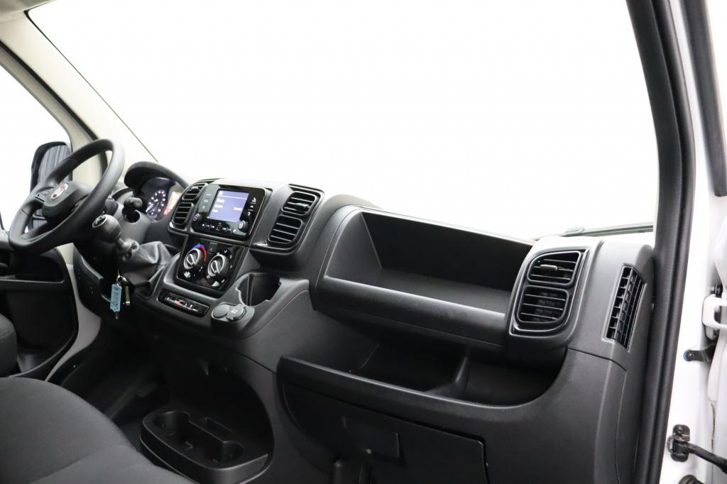 Fiat Ducato 2.2 L2H2 120MJT 88kW | 3-persoons | Betimmering, Stof, Gebruikt, 4 cilinders, Wit