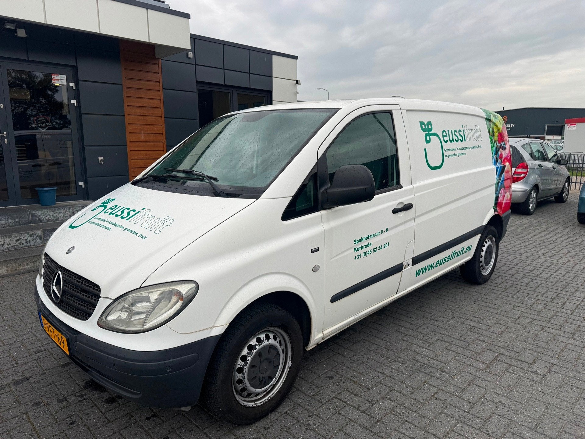 Mercedes-Benz Vito 109 CDI Airco Geïsoleerd 2009 209000 km, Auto's, Gebruikt, Zwart, Electronic Stability Program (ESP), Wit