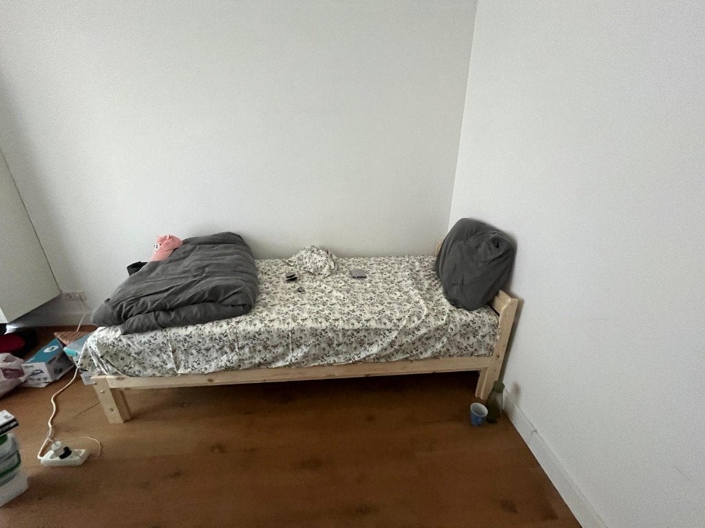 IKEA NEIDEN bed frame + IKEA Luroy bed base, Ophalen, 90 cm, Eenpersoons, Bruin