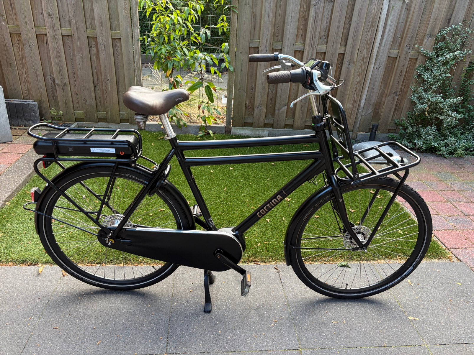 Te koop mooie elektrische herentransportfiets, Versnellingen, Zo goed als nieuw, 57 tot 61 cm, Ophalen