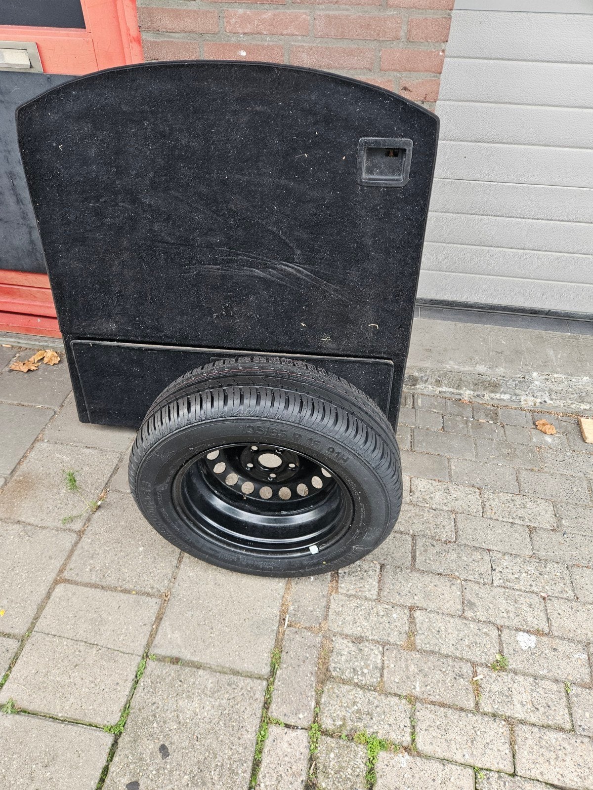 laadvloer + nieuwe reserve wiel vw touran, Ophalen