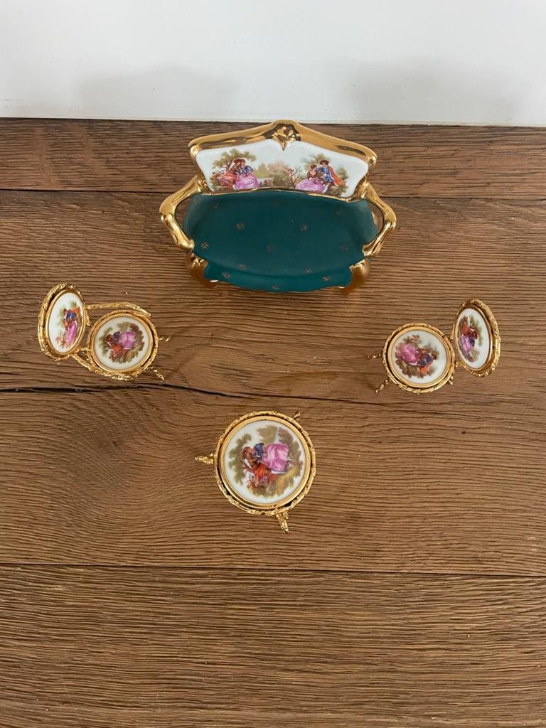 Limoges Porseleinen Miniatuur Meubelsetje, Ophalen of Verzenden