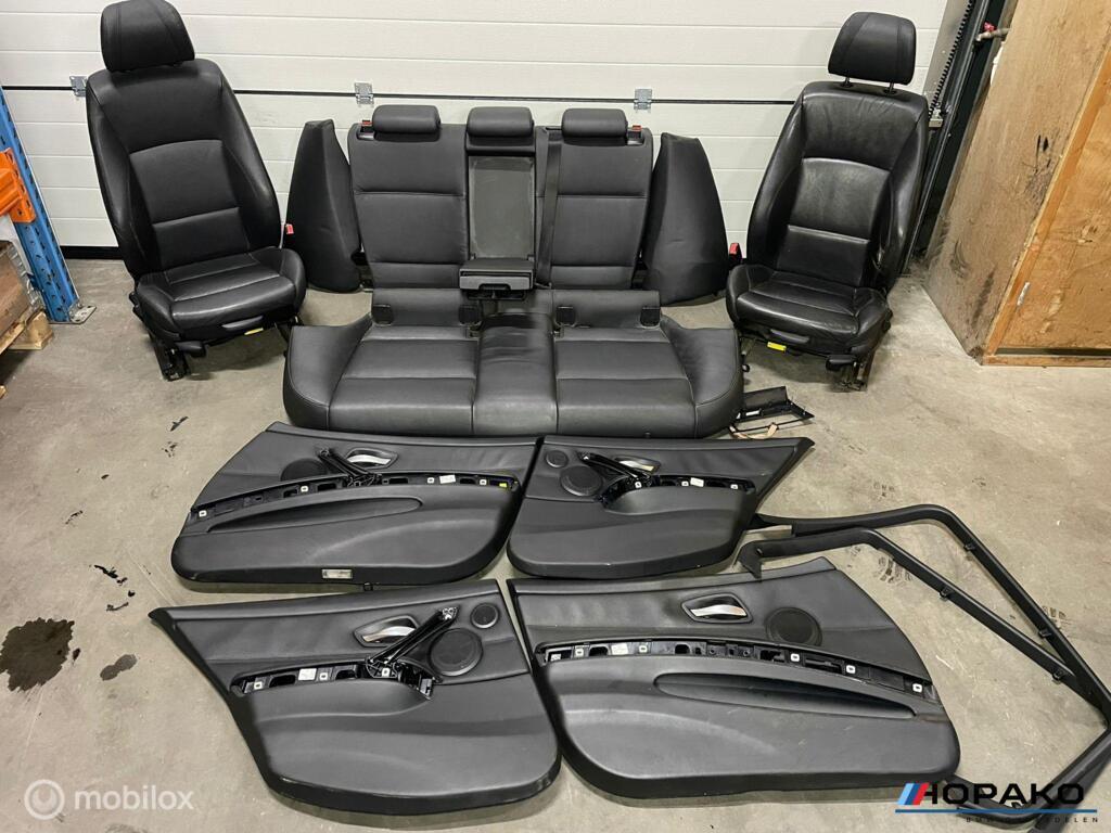 BMW E91 3 serie Interieur zwart leder VERWARMD + gordijntjes, Gebruikt, Einsteinlaan 5 rijswijk, Bmw, Ophalen of Verzenden