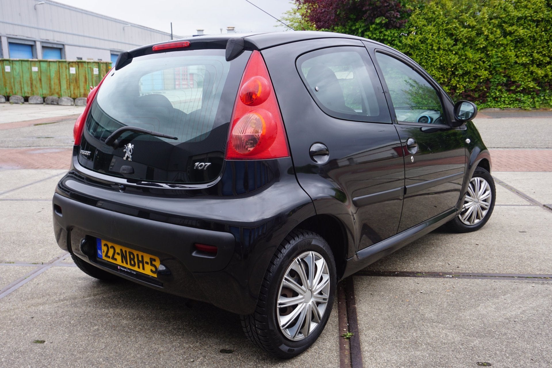 Peugeot 107 1.0-12V Urban Move, Auto's, Voorwielaandrijving, Stof, Gebruikt, Zwart