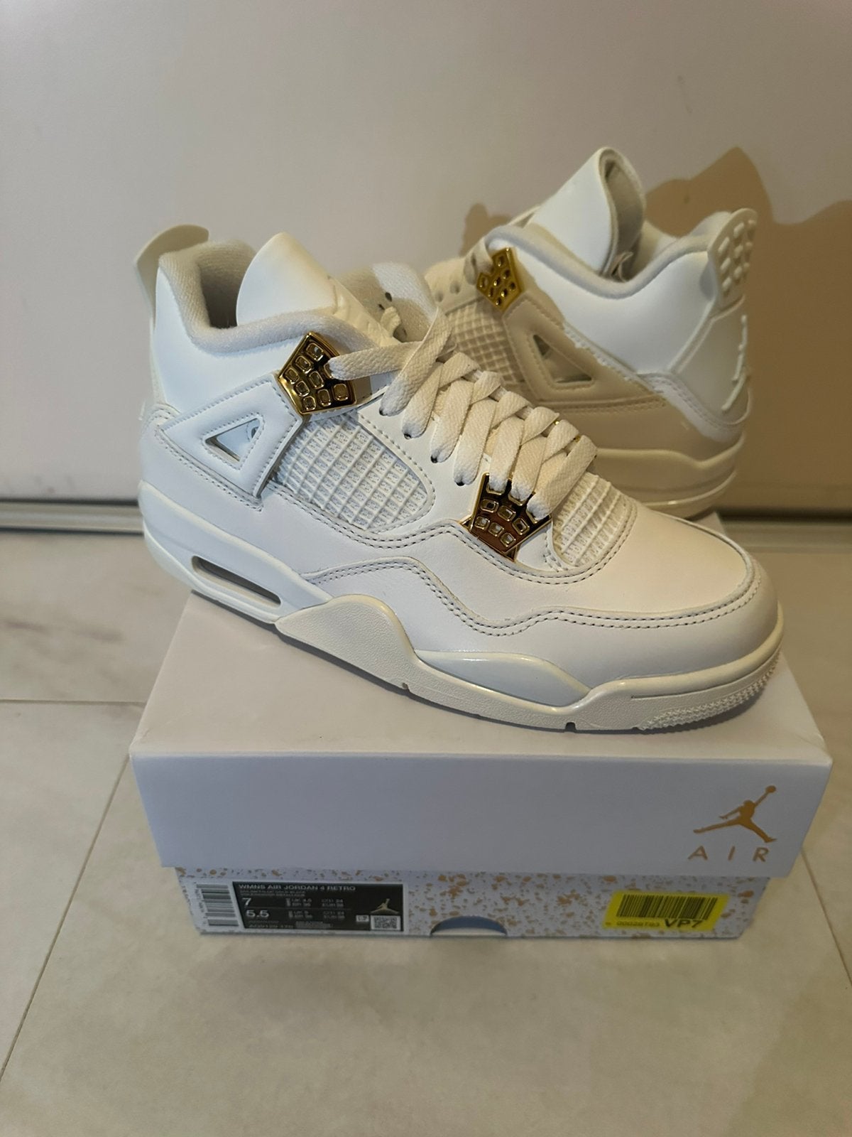 Jordan 4 Retro Metallic Gold – Maat 38 – Nieuw & Ongedragen, Ophalen of Verzenden, Nieuw, Wit