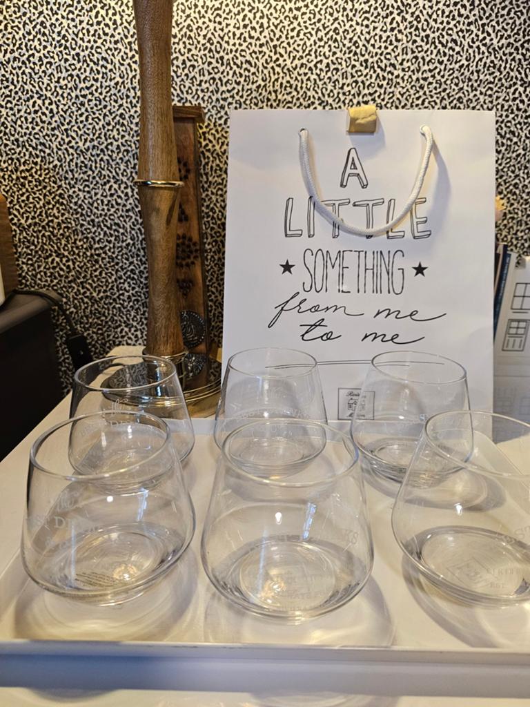 RIVIERA MAISON; 6 PUNTGAVE DRINKGLAZEN NU € 25,-, Verzamelen, Glas en Borrelglaasjes, Ophalen, Zo goed als nieuw, Overige typen