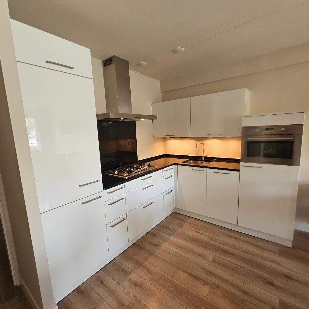 Duitse Contur (Schüller)L- keuken HG-wit incl. apparatuur, Huis en Inrichting, Ophalen, Gebruikt, Wit, Hoekkeuken