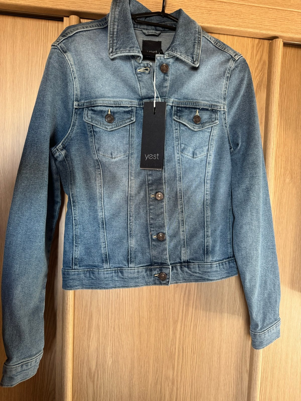 Yest spijkerjack - Bleach Blue Denim - Maat 34 (XS), Ophalen of Verzenden, Nieuw, Maat 34 (XS) of kleiner, Blauw