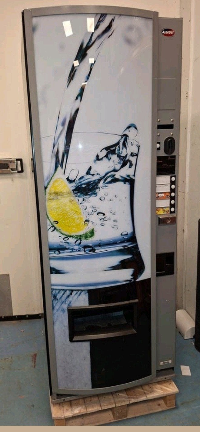 Vending machine / frisdrank automaat, Witgoed en Apparatuur, Zonder vriesvak, 200 liter of meer, 60 cm of meer, 160 cm of meer