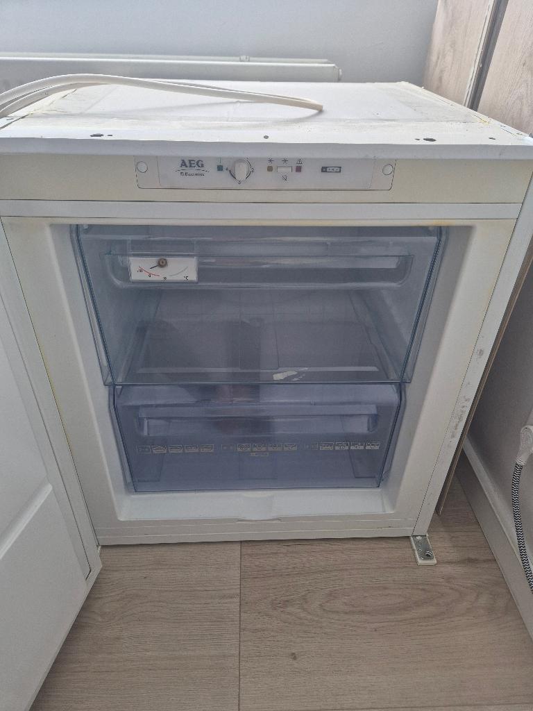 Gratis AEG Electrolux vriezer – defect, ophalen, Minder dan 85 cm, Minder dan 60 cm, Inbouw, Niet werkend