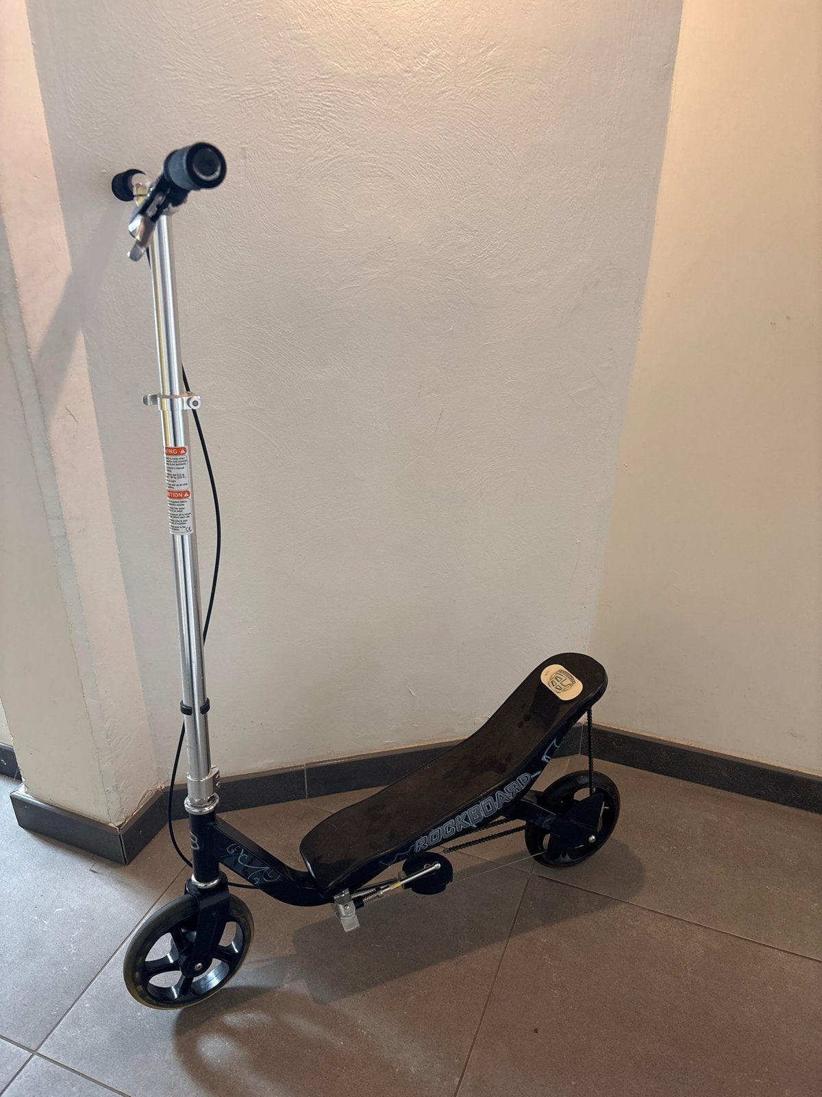 In hoogte verstelbare spacescooter, merk Rockboard, Fietsen en Brommers, Ophalen, Gebruikt, Overige typen