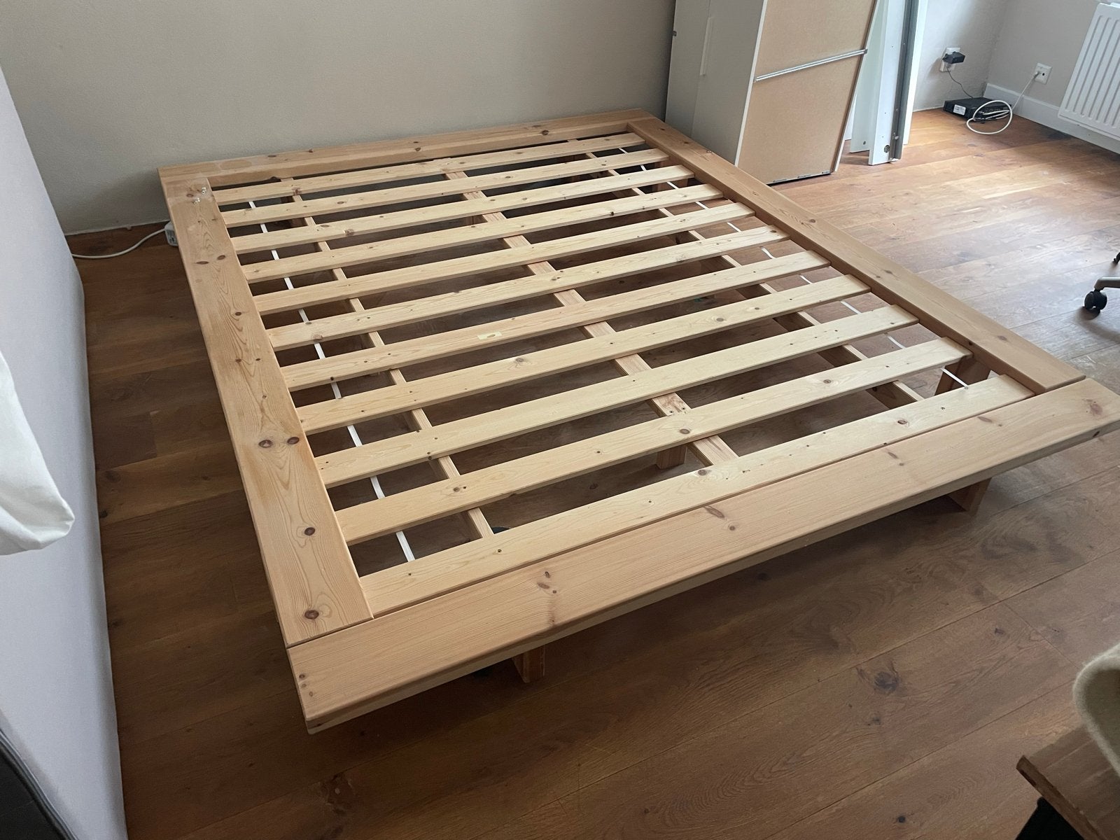 Futonbed Houten bedframe met lattenbodem - 160x200 cm, Huis en Inrichting, Slaapkamer | Bedden, Ophalen, Gebruikt, Tweepersoons