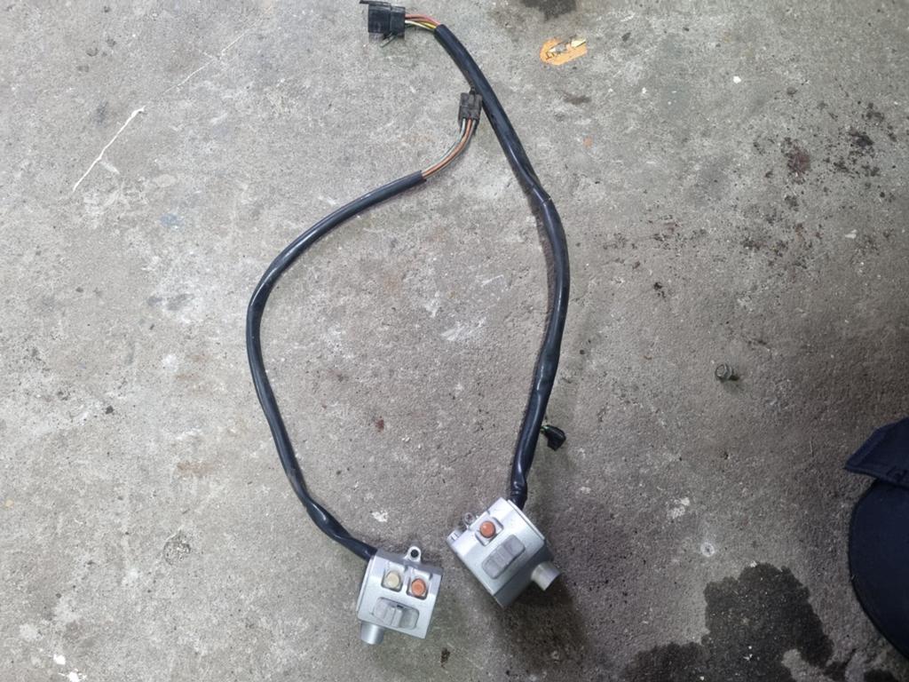 Sym Mio 50 stuurschakelaars links en rechts, Ophalen of Verzenden, Gebruikt, Overige typen, SYM