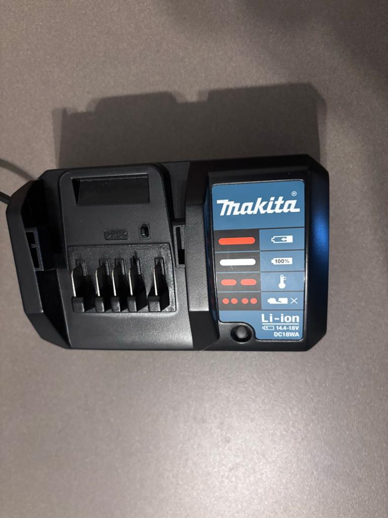 Nieuw-Makita DC18WA Oplader voor 14.4V-18V Li-ion Accu's, Ophalen, Nieuw
