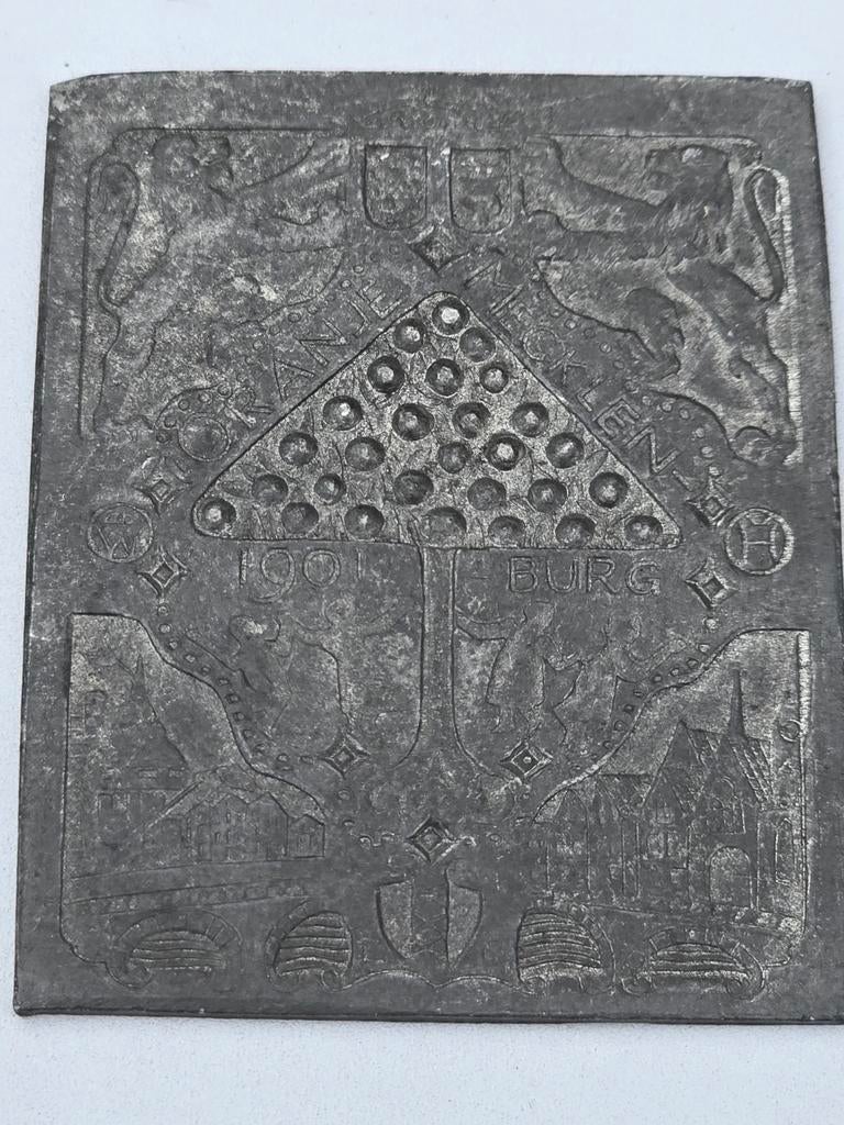 Legpenning Oranje Mecklenburg 1901 by J.A.A. Gerritsen €35, Ophalen of Verzenden, Overige materialen