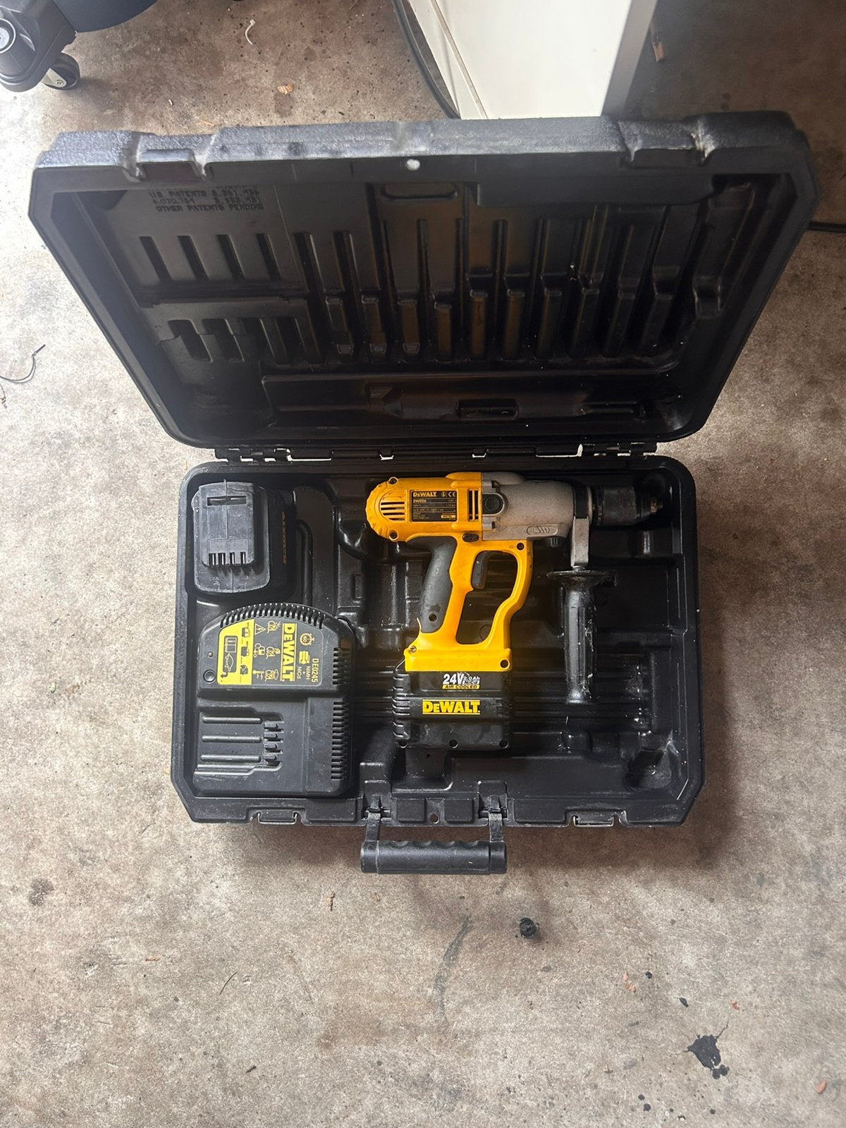 DeWalt DW006 24V accu boormachine met klopfunctie, Ophalen, Gebruikt, Boor- en/of Breekhamer, Variabele snelheid