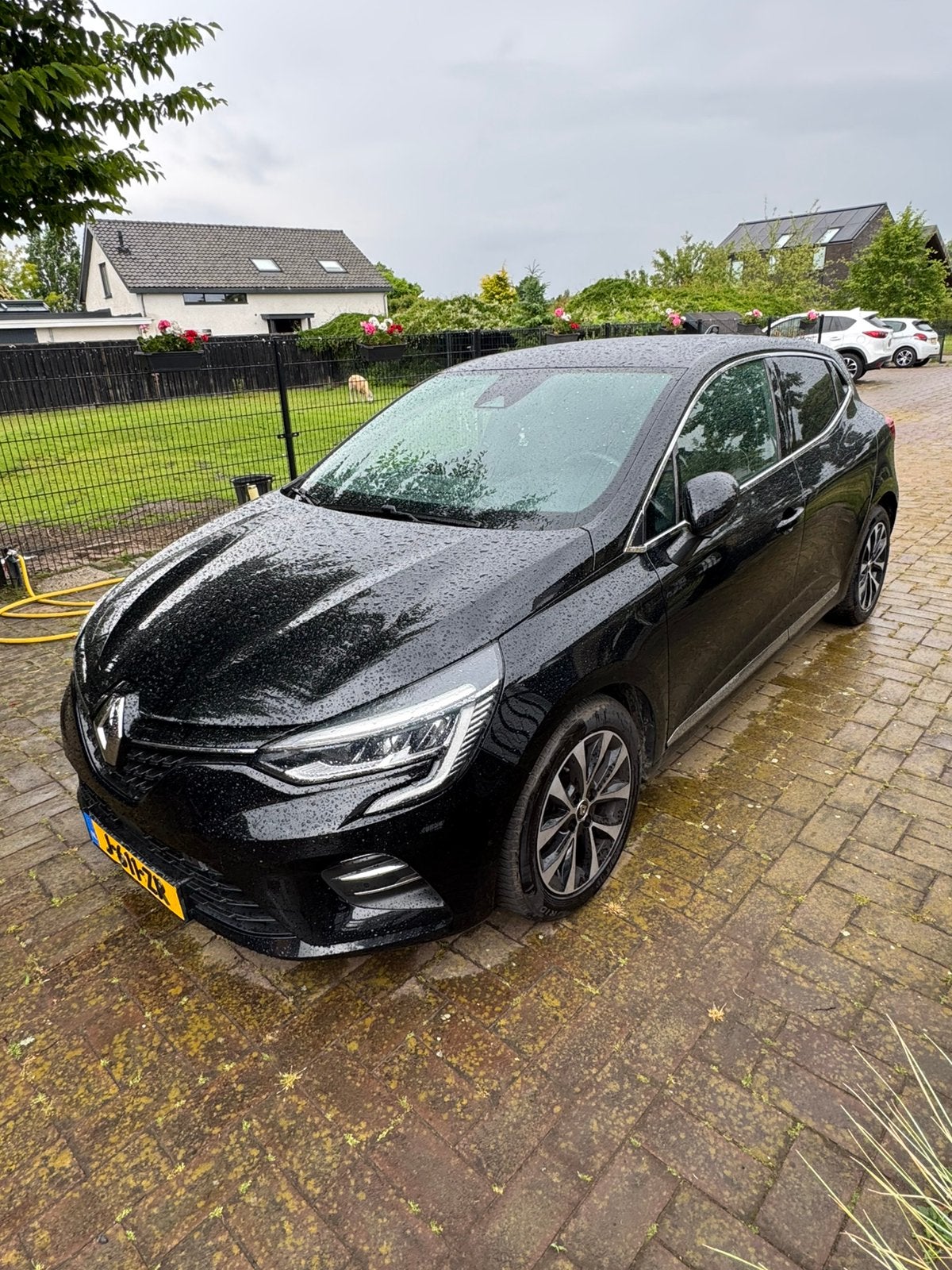 Renault Clio 1.0 TCe 100pk 2020 Zwart, Auto's, Voorwielaandrijving, Achteruitrijcamera, 580 kg, Handgeschakeld