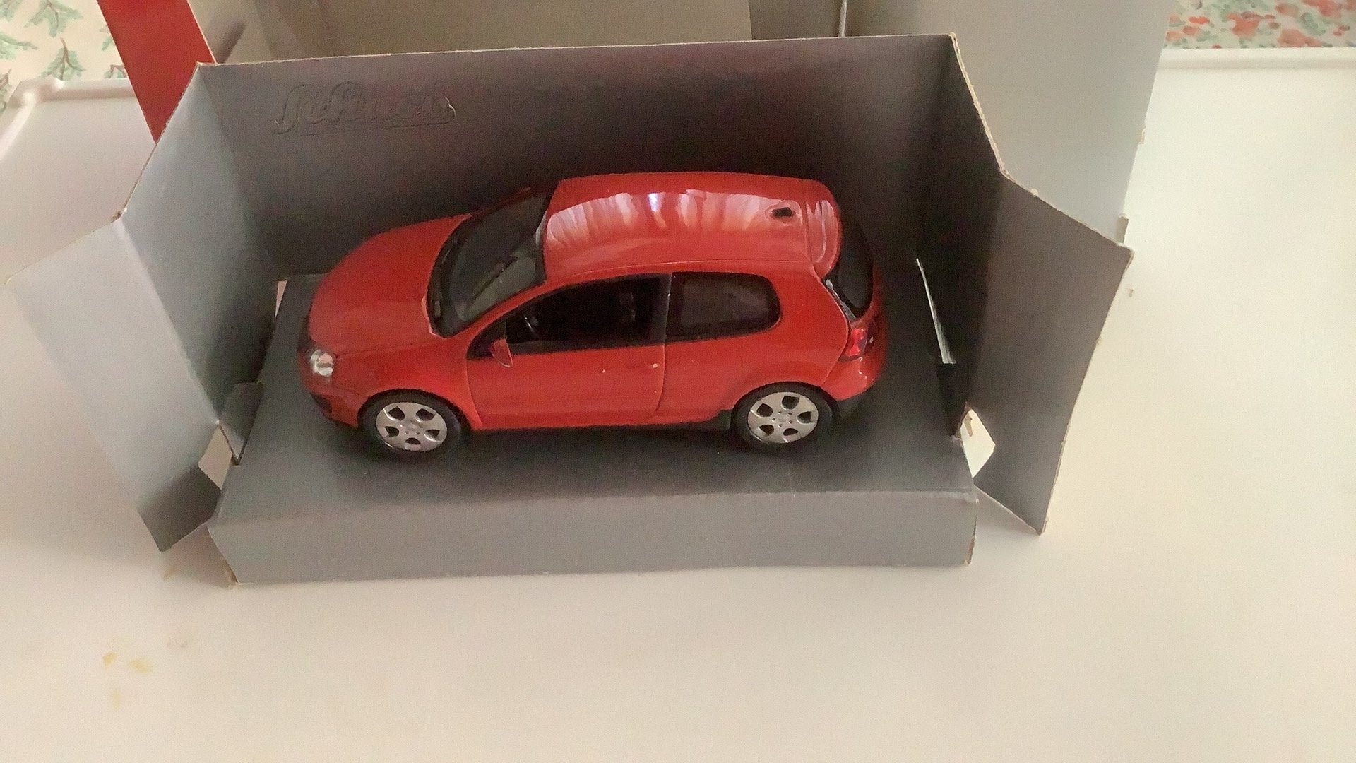 Volkswagen Golf Gti Schuco 1/43 originele verpakking, Ophalen of Verzenden, Zo goed als nieuw, Auto, Schuco
