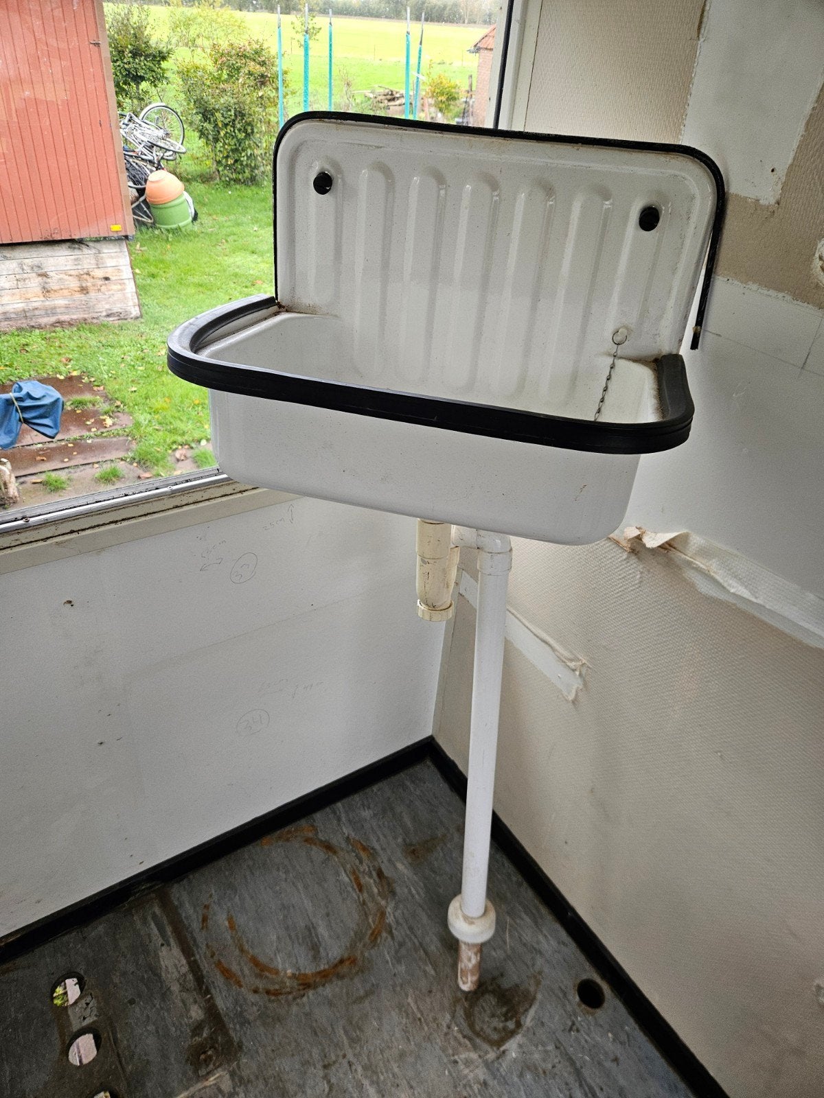 Ijzeren wasbak voor schuur of buiten, Ophalen, Gebruikt, Wastafel
