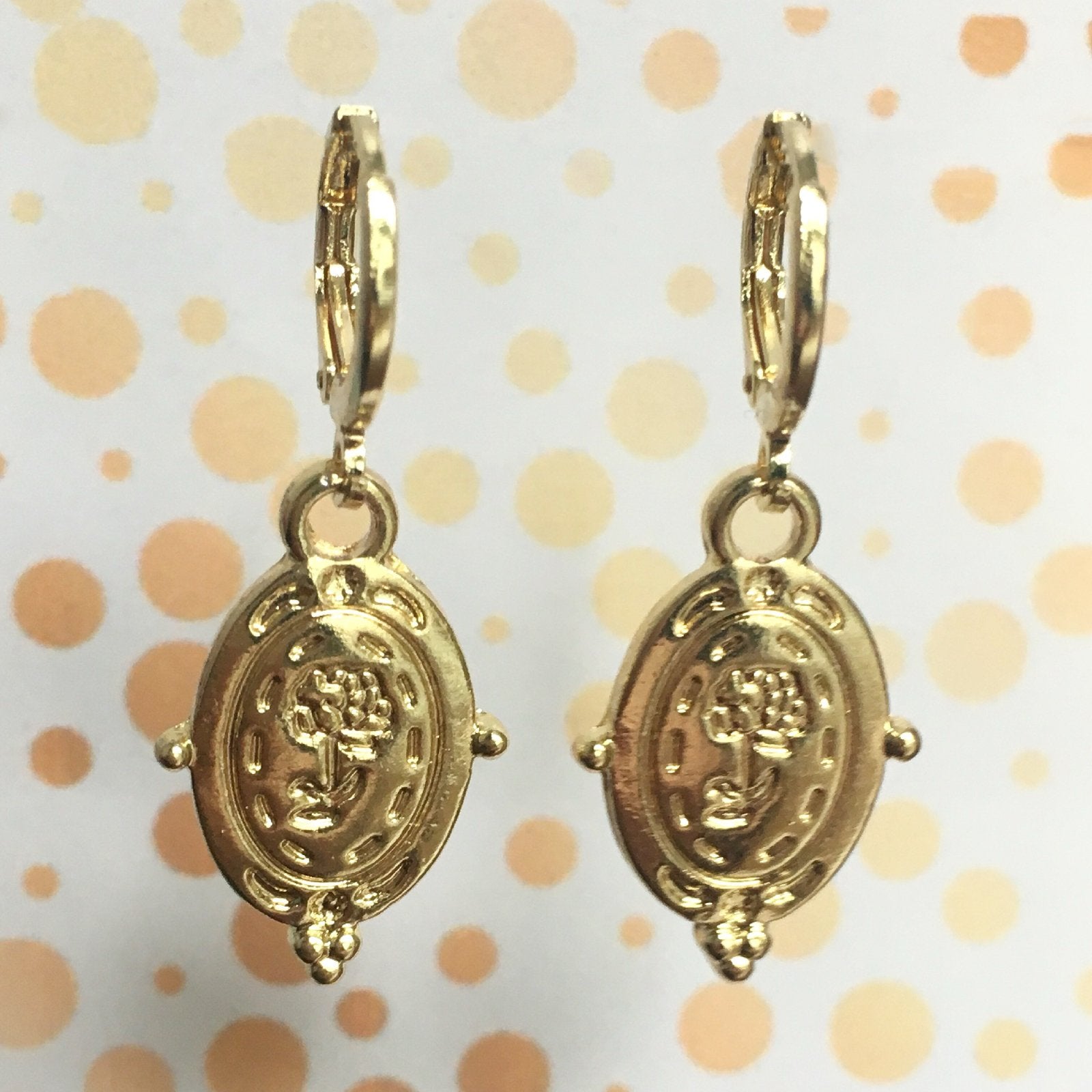 Gouden Oorbellen met Roos Reliëf, Overige materialen, Hangers, Verzenden, Nieuw