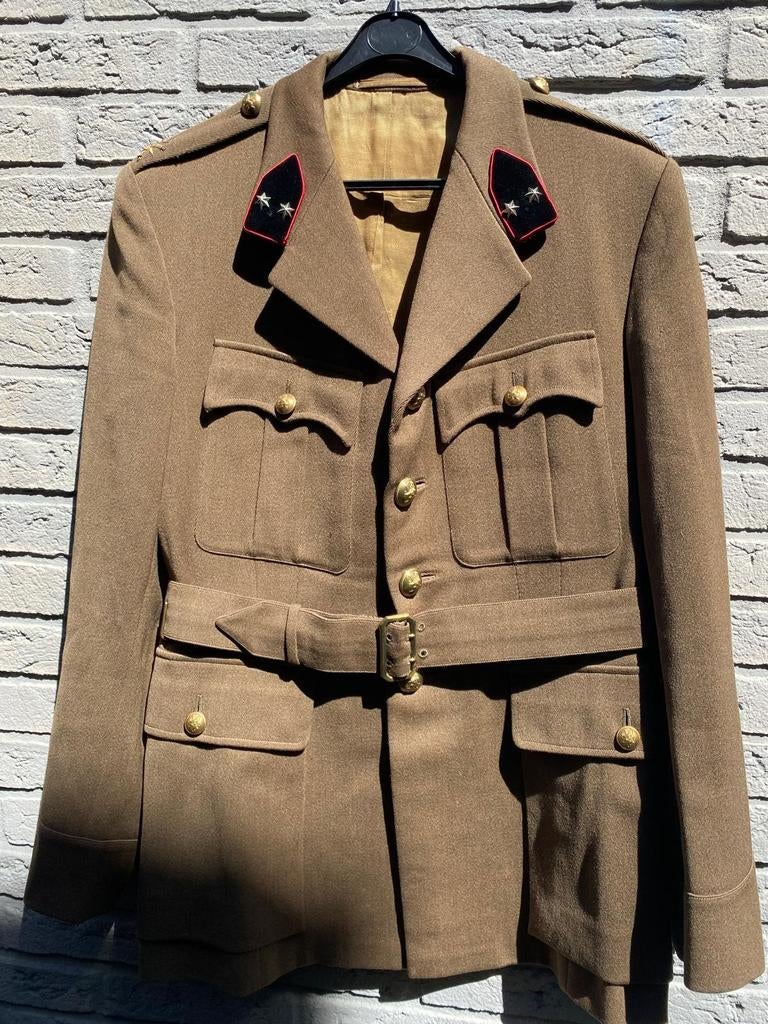 Eerste Luitenant Lua mouwleeuw met oude kroon., Verzamelen, Militaria | Algemeen, Landmacht, Nederland, Ophalen of Verzenden