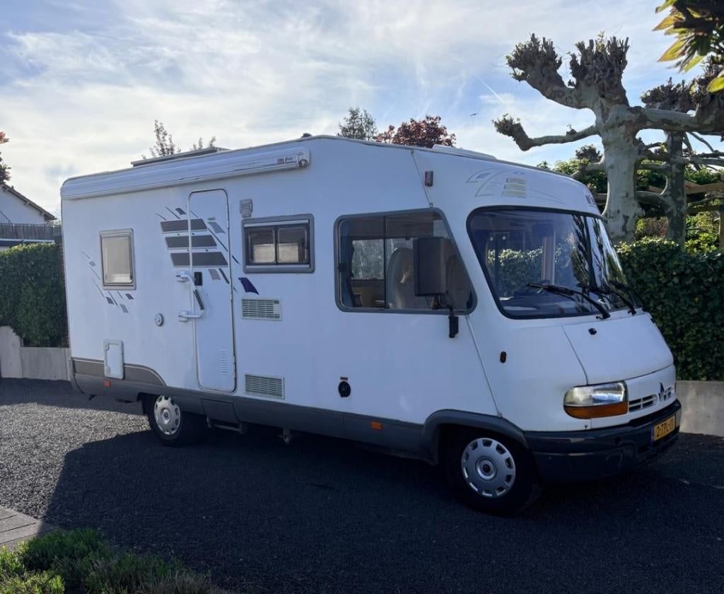 Foto 2 van Topstaat: 6-persoons Hymer BR598 camper | APK: maart 2027