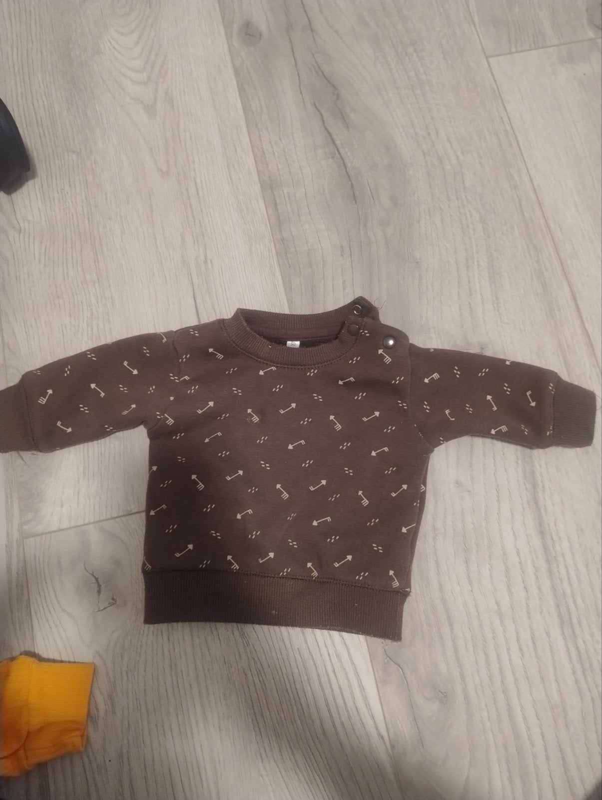 Bruin truitje met patroon, maat 50, Ophalen of Verzenden, Zo goed als nieuw, Onbekend, Truitje of Vestje