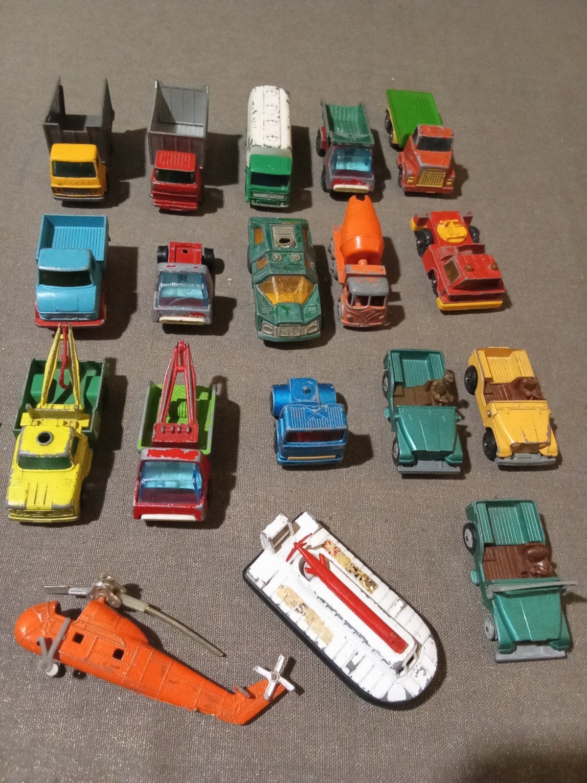 Diverse vintage Corgi, Lesney, Matchbox, etc.  voertuigen, Ophalen of Verzenden, Gebruikt