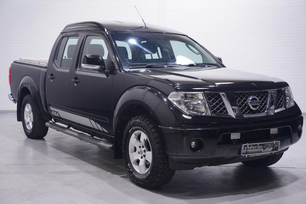 Nissan Navara 2.5 dCi LE Double Cab 5 persoons uitv Airco, Auto's, Nissan, Automaat, Stof, Gebruikt, Multifunctioneel stuurwiel