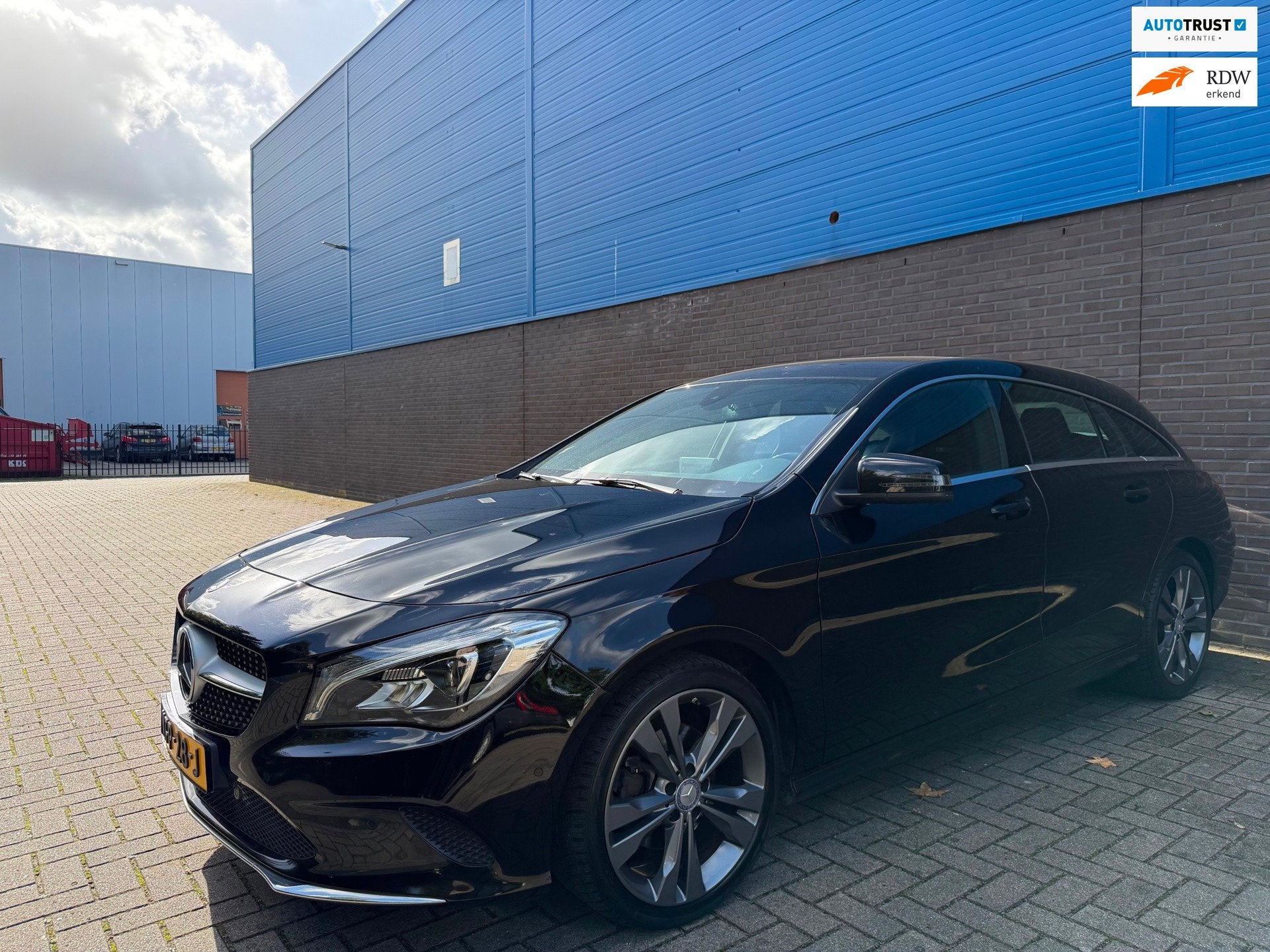Mercedes-Benz CLA-klasse Shooting Brake Prestige | Stoelverw, Auto's, Gebruikt, Euro 6, 4 cilinders, Leder en Stof
