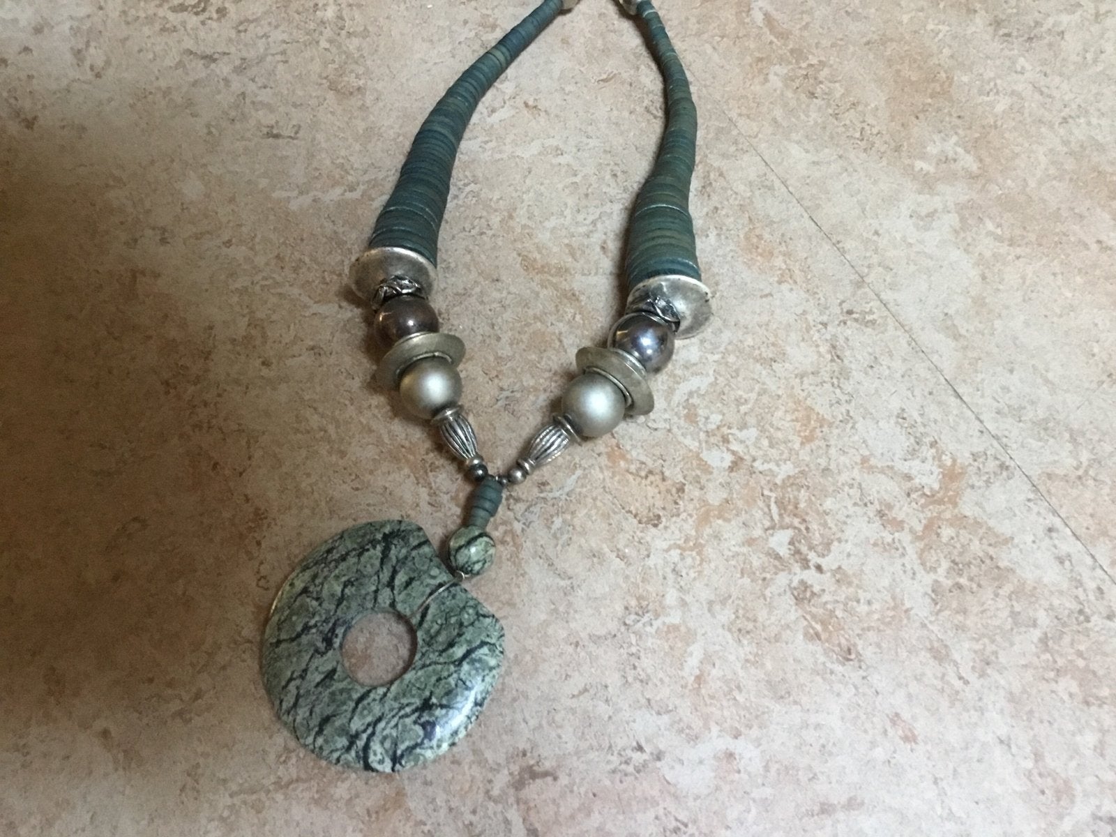 Mooi zwaar sieraad met steen, Sieraden, Tassen en Uiterlijk, Kettingen, Ophalen, Gebruikt, Steen of Mineraal, Met edelsteen