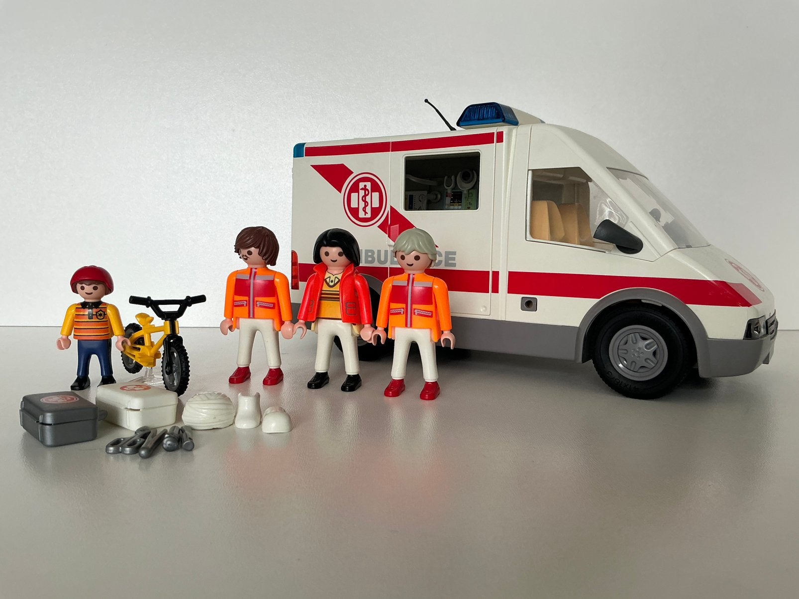 Playmobil 4221 ambulance (zie omschrijving), Gebruikt, Complete set, Voertuig, Ophalen of Verzenden