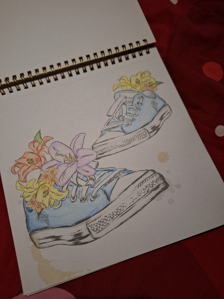 Sketch colouring book, Ophalen of Verzenden, Zo goed als nieuw, Boek of Gids