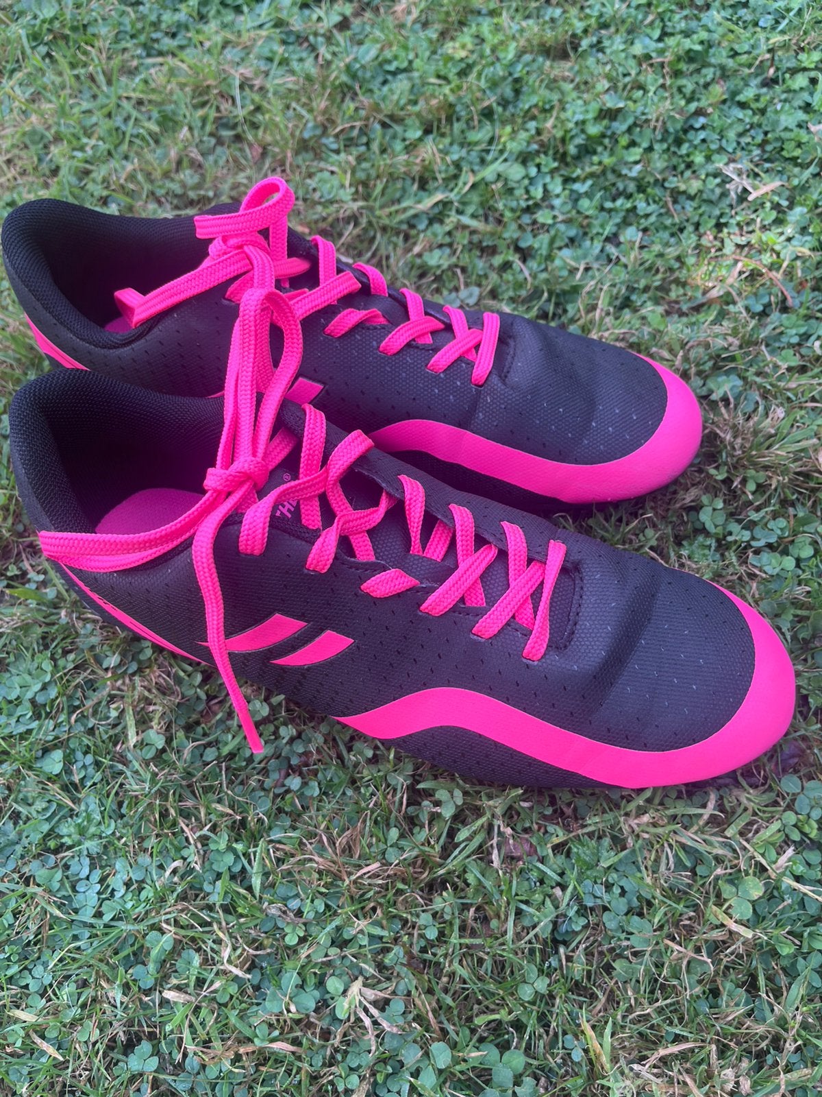Voetbalschoenen maat 38 (zwart/roze), Maat XS of kleiner, Schoenen, Ophalen of Verzenden, Zo goed als nieuw