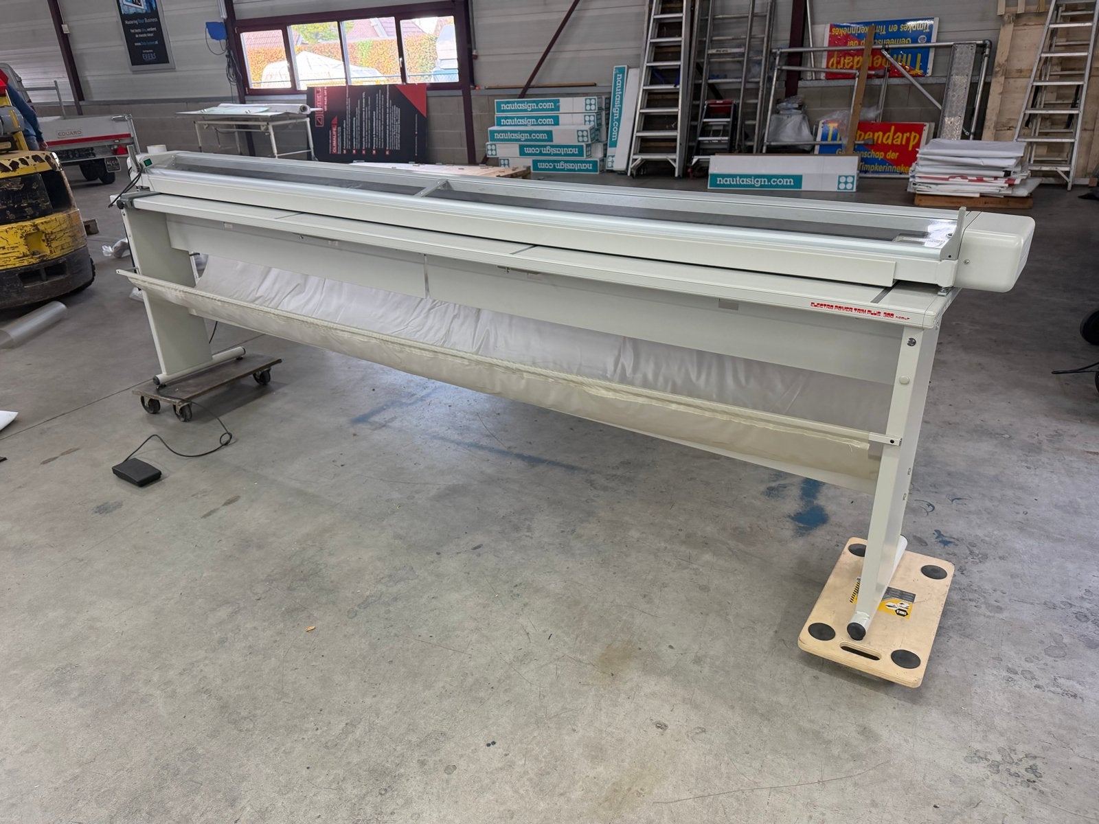 Neolt Electro Power Trim Plus 300 Snijmachine, Ophalen