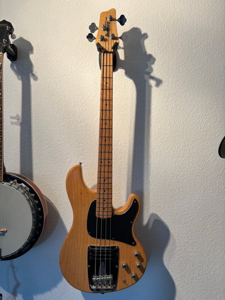 ibanez ATK 300 NT, Muziek en Instrumenten, Snaarinstrumenten | Gitaren | Bas, Gebruikt, Elektrisch, Ophalen